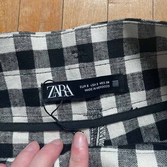 NWOT black & white Zara shorts - Picture 4 of 6